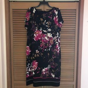 Women’s plus size floral dress